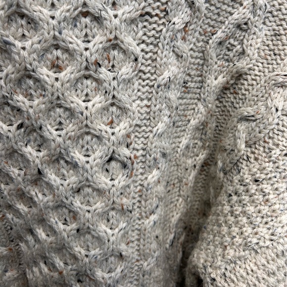 100% pure wool Irish made fisherman’s sweater NWT in oatmeal size large - Picture 3 of 7